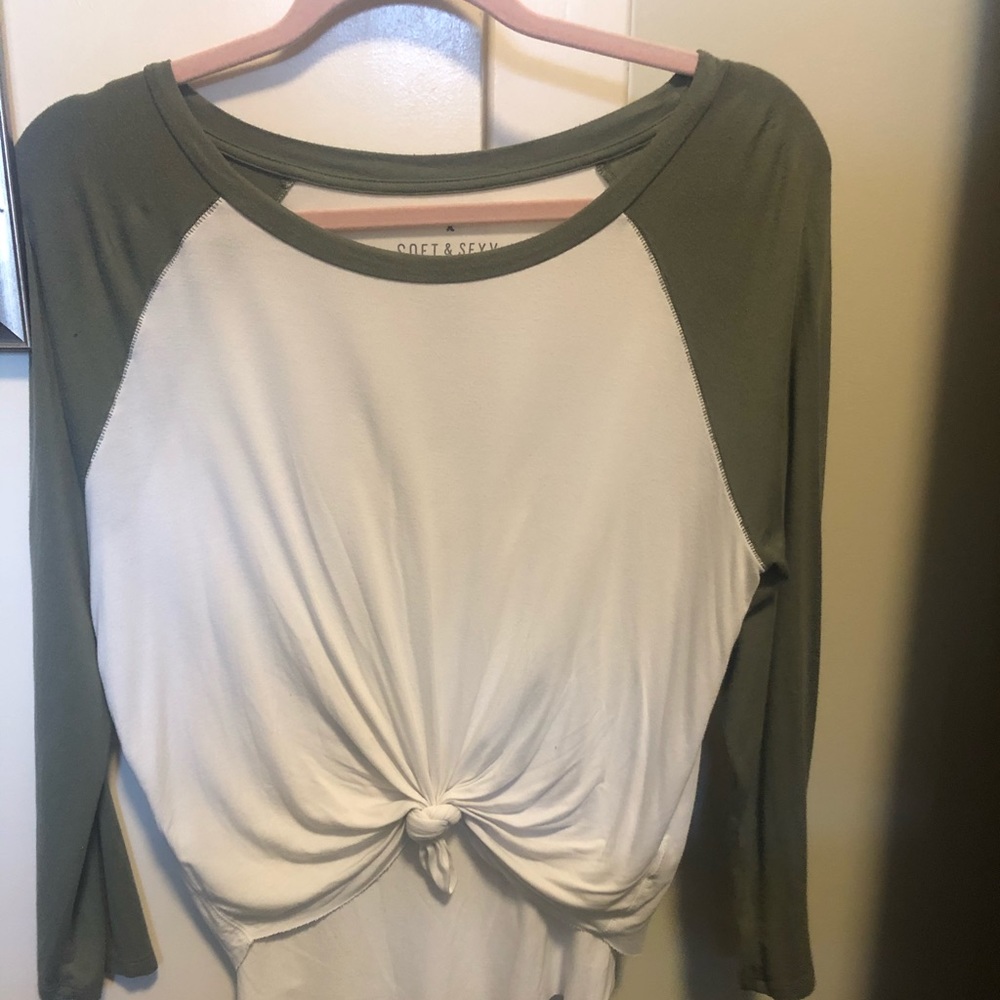 Quarter length baseball tee